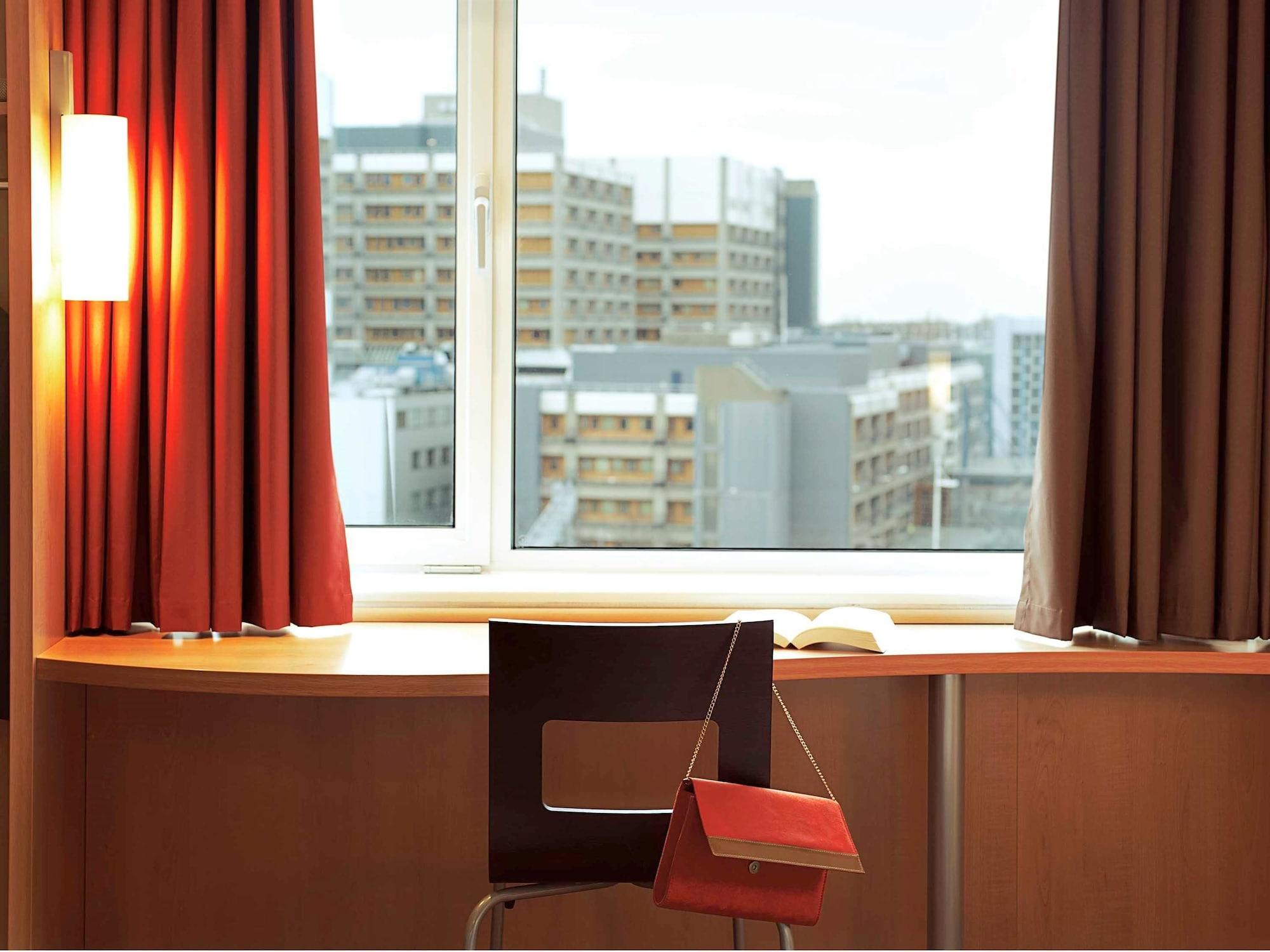 Ibis Calais Car Ferry Hotell Eksteriør bilde