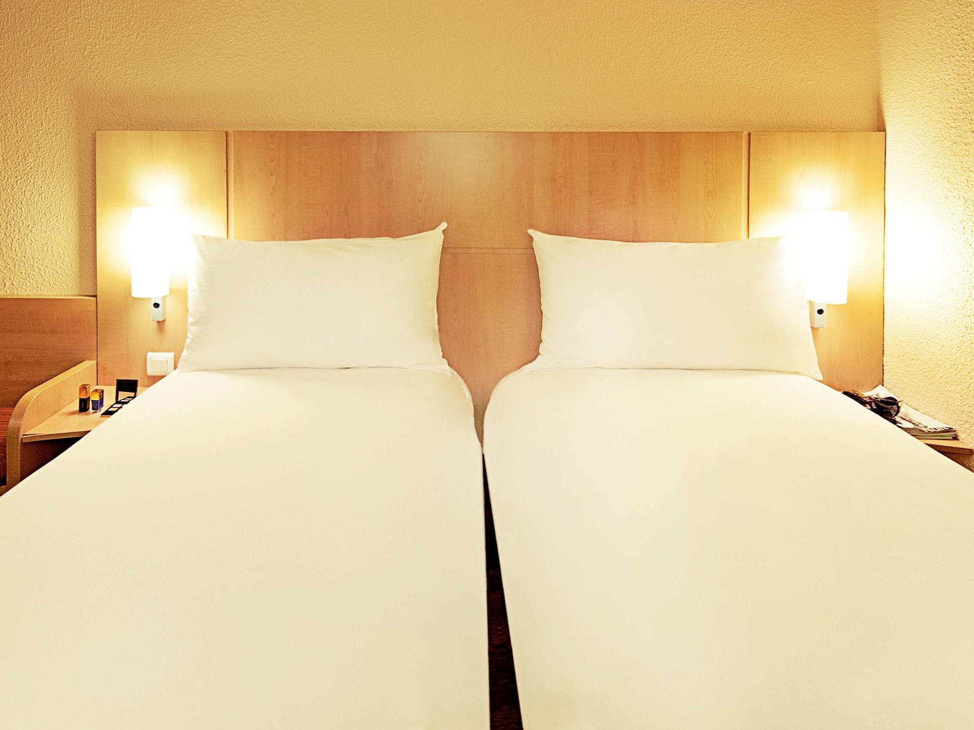 Ibis Calais Car Ferry Hotell Eksteriør bilde